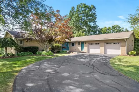 395 Overlook Dr, Beaver Falls, PA 15010