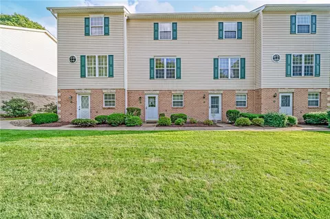 820 Mt Pleasant Rd, Greensburg, PA 15601