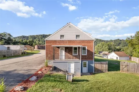 152 4th St, Clarksville, PA 15322