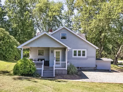 909 Pleasant Valley Dr, Apollo, PA 15613