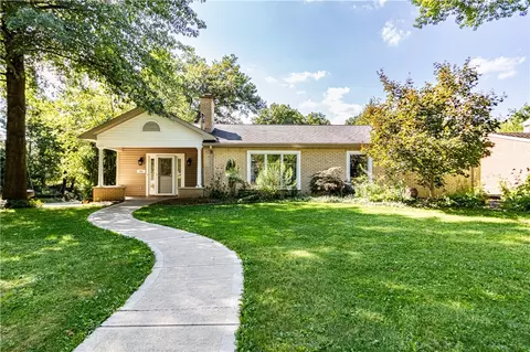 805 9th St, Oakmont, PA 15139