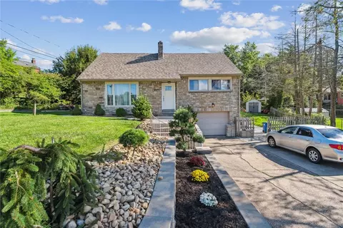 4523 Mckee Dr, Pittsburgh, PA 15236
