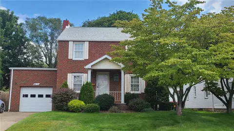 731 Pershing St, Ellwood City, PA 16117