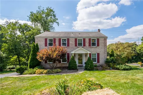 1242 Greystone Dr, Pittsburgh, PA 15241