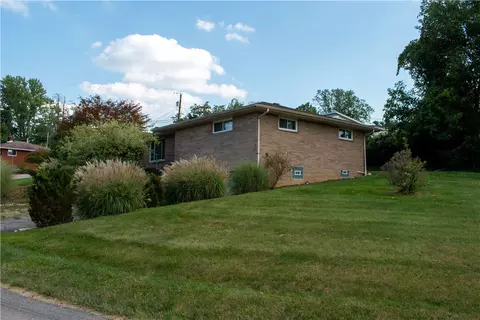 123 Greenridge Dr, Monongahela, PA 15063