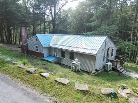 622 Mays Mill Rd, Franklin, PA 16323