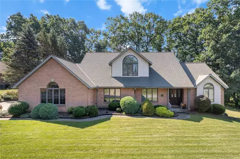219 Stirling Dr, Butler, PA 16001