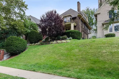 1825 Wightman St, Pittsburgh, PA 15217