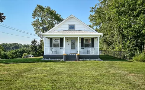 2080 Conway Wallrose Rd, Freedom, PA 15042