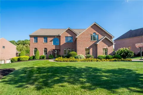 324 Hedgerow Dr, Venetia, PA 15367