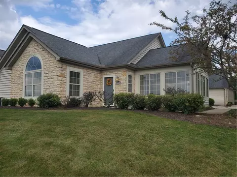 1107 Golf Course Dr, Washington, PA 15301
