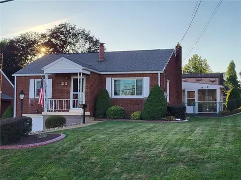 216 Arizona Dr, New Kensington, PA 15068