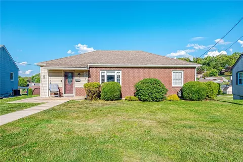 602 Maple St, Jeannette, PA 15644