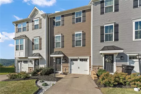 2006 Cade Dr, Monaca, PA 15061