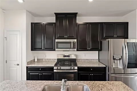 2006 Cade Dr, Monaca, PA 15061 photo 11