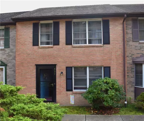 957 Twin Leaf Ct, Bethel Park, PA 15102