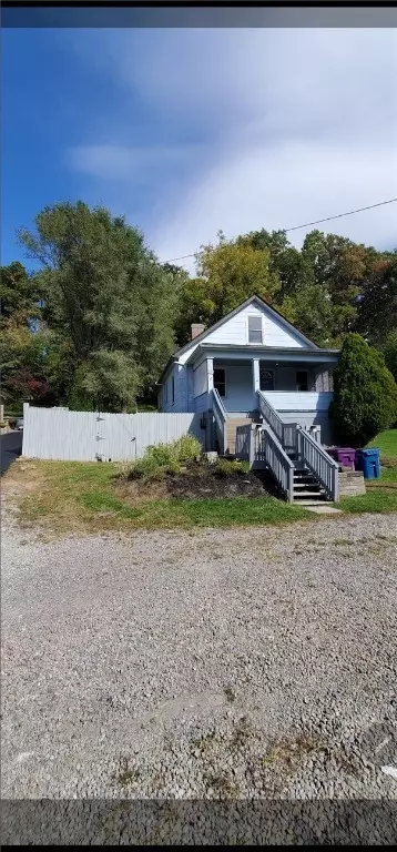 3204 Universal Rd, Pittsburgh, PA 15235