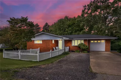 702 Maple Dr, Monongahela, PA 15063