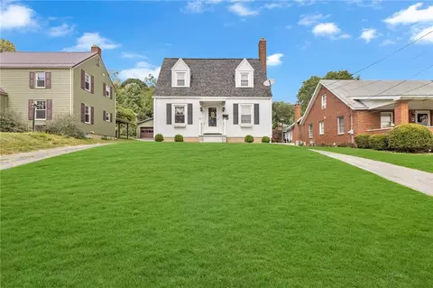 818 California Ave, Ellwood City, PA 16117