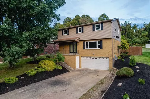 226 Sunrise Dr, Irwin, PA 15642