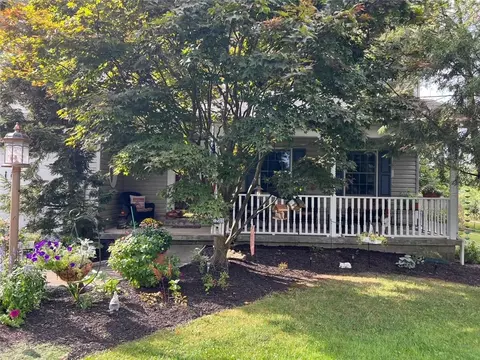 172 Berry St, Imperial, PA 15126