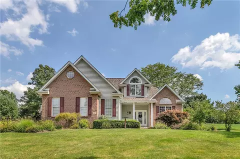 267 Saunders Station Rd, Trafford, PA 15085
