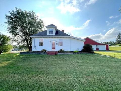 238 Wallrose Heights Rd, Baden, PA 15005