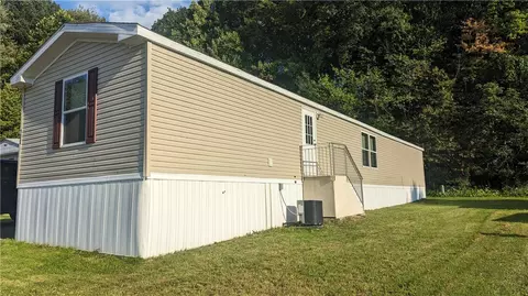 100 Crest Dr, Harmony, PA 16037 photo 2