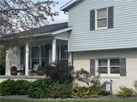 117 General Dr, Uniontown, PA 15401