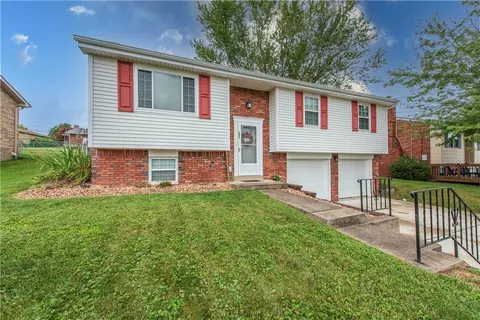 242 Vista Dr, Apollo, PA 15613
