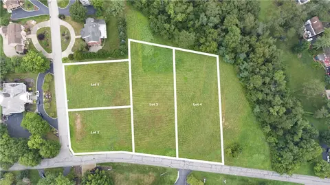 690 Circle Dr, Upper Saint Clair, PA 15241 photo 2