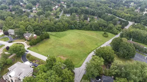 690 Circle Dr, Upper Saint Clair, PA 15241 photo 3