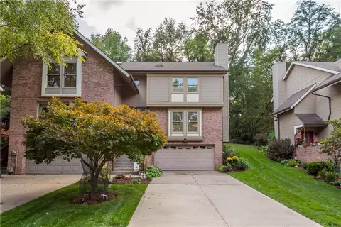 290 The Pines Dr, Pittsburgh, PA 15243