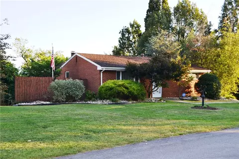 7021 Pennsylvania Ave, Finleyville, PA 15332