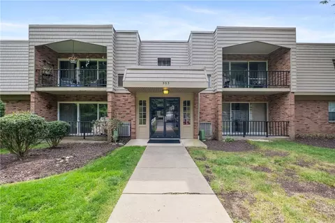 595 Calais Dr #118, Pittsburgh, PA 15237
