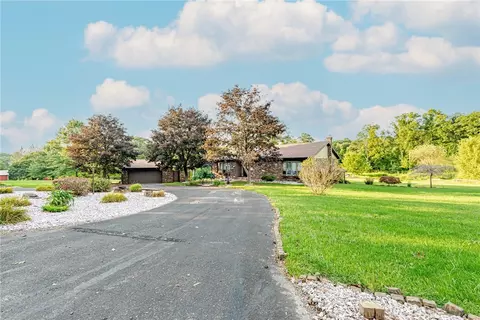 513 Mcginnis Rd, Acme, PA 15610