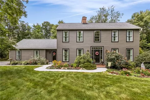 101 Oakridge Trl, Evans City, PA 16033