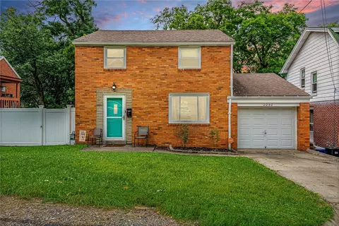 2232 Yale Dr, Pittsburgh, PA 15210