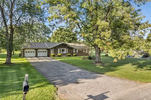 104 Sanger Dr, Beaver Falls, PA 15010