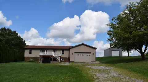 71 Woodland Rd, Mercer, PA 16137