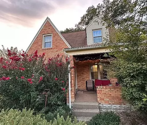 8585 Peebles Rd, Pittsburgh, PA 15237