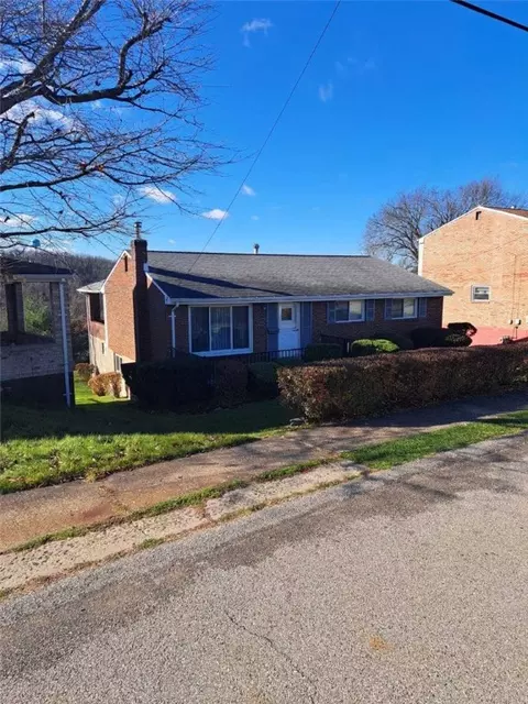 1132 Portsmouth Dr, Mckeesport, PA 15133