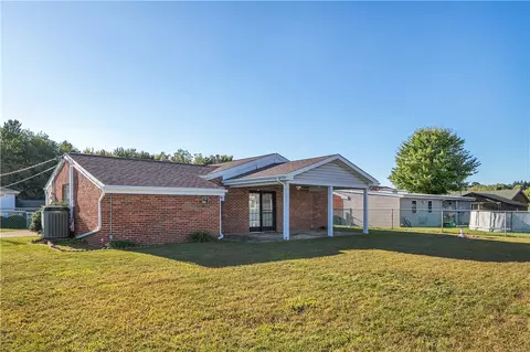 113 Longview Dr, Irwin, PA 15642 photo 2