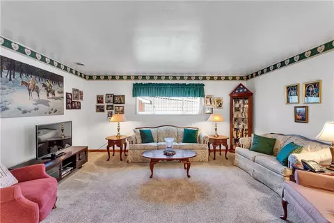 113 Longview Dr, Irwin, PA 15642 photo 13