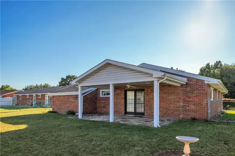 113 Longview Dr, Irwin, PA 15642 photo 4