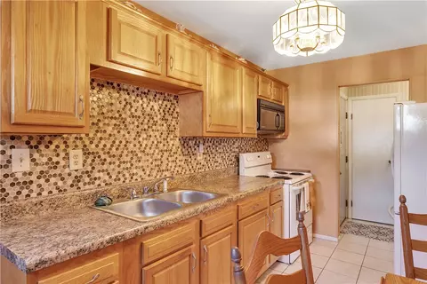 113 Longview Dr, Irwin, PA 15642 photo 7