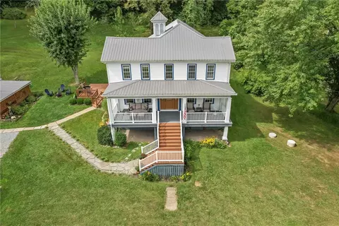 605 N 14th St, Jeannette, PA 15644