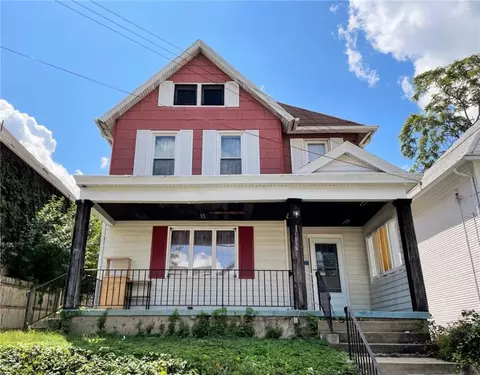 1056 Vance Ave, Coraopolis, PA 15108