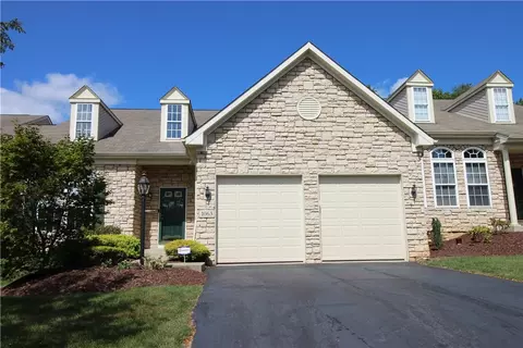 1063 Surrey Woods Dr, Canonsburg, PA 15317