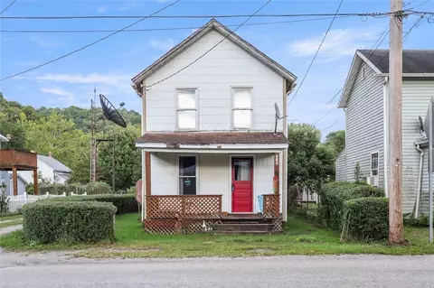 712 Layton, Layton, PA 15473